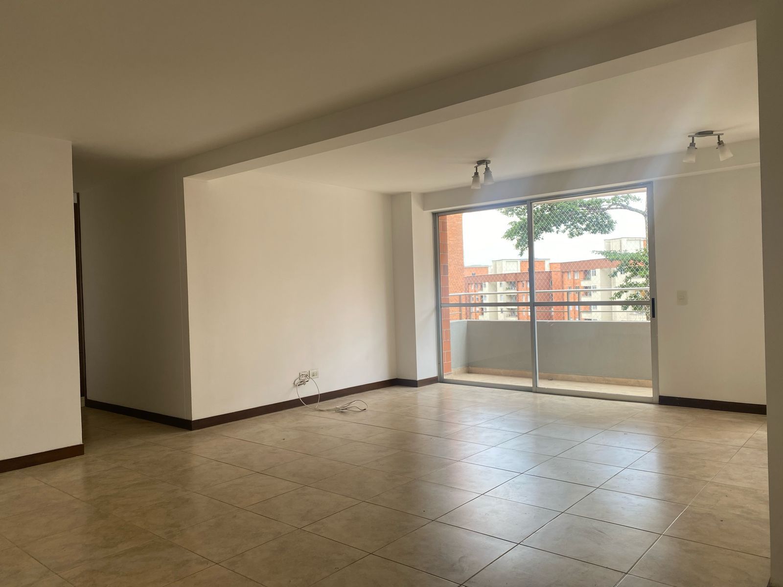 Apartamento en arriendo Antioquia Envigado La Inmaculada 90 m2 Habitaciones 3 Baños 2 Garajes 2 Precio $3550000