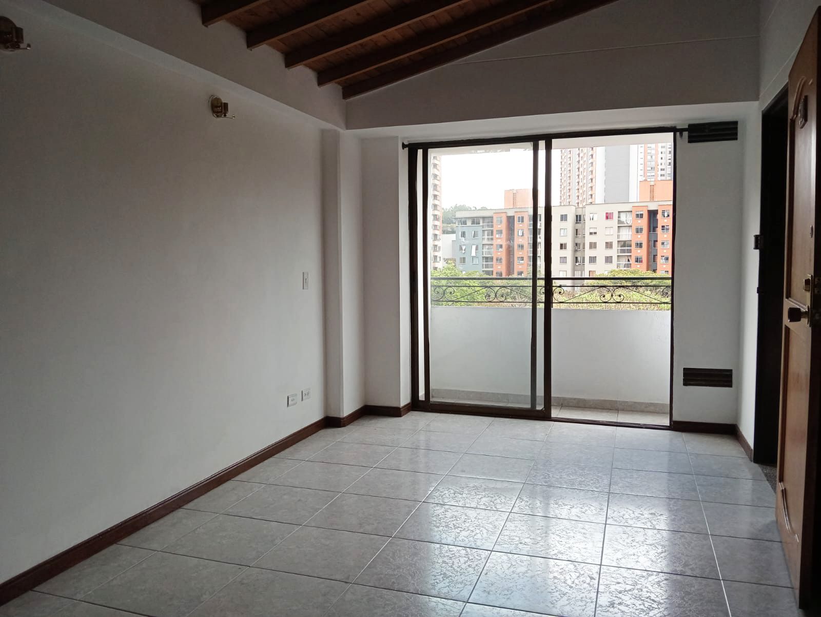 Apartamento en venta Antioquia Medellín Los Colores 109 m2 Habitaciones 3 Baños 4 Garajes 2 Precio $405000000