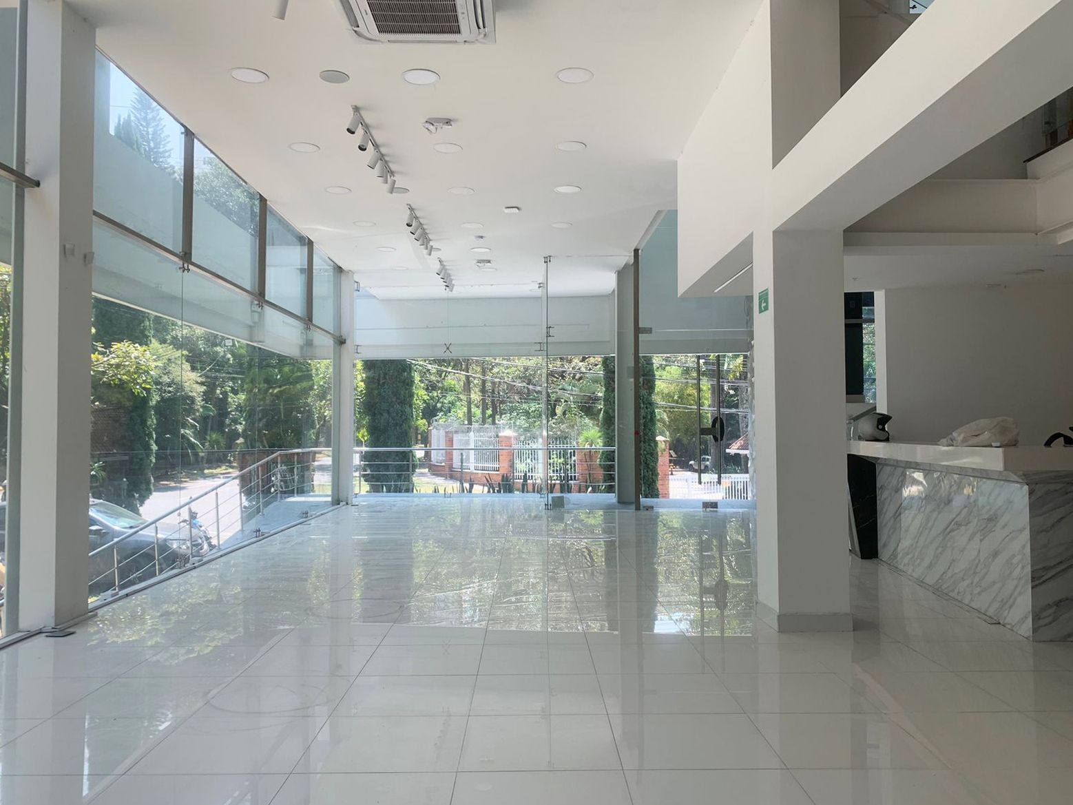 Oficina en arriendo Antioquia Medellín Patio Bonito 600 m2 Habitaciones 0 Baños 2 Garajes 9 Precio $29500000