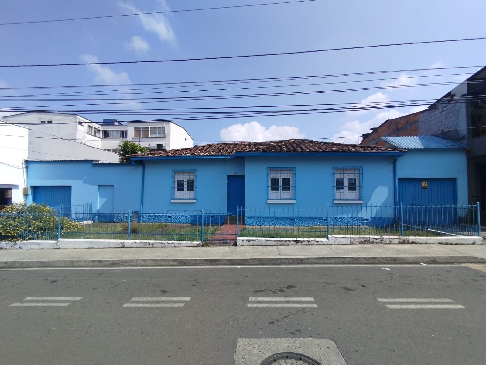 Casa en arriendo Risaralda Pereira Popular Modelo 400 m2 Habitaciones 4 Baños 2 Garajes 2 Precio $12000000