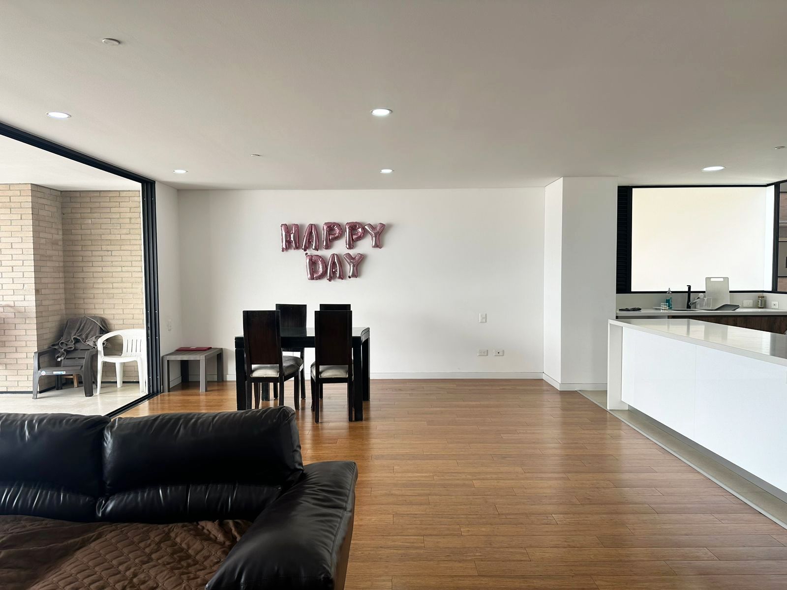 Apartamento en arriendo Antioquia Envigado Zúñiga 205 m2 Habitaciones 3 Baños 6 Garajes 4 Precio $10500000
