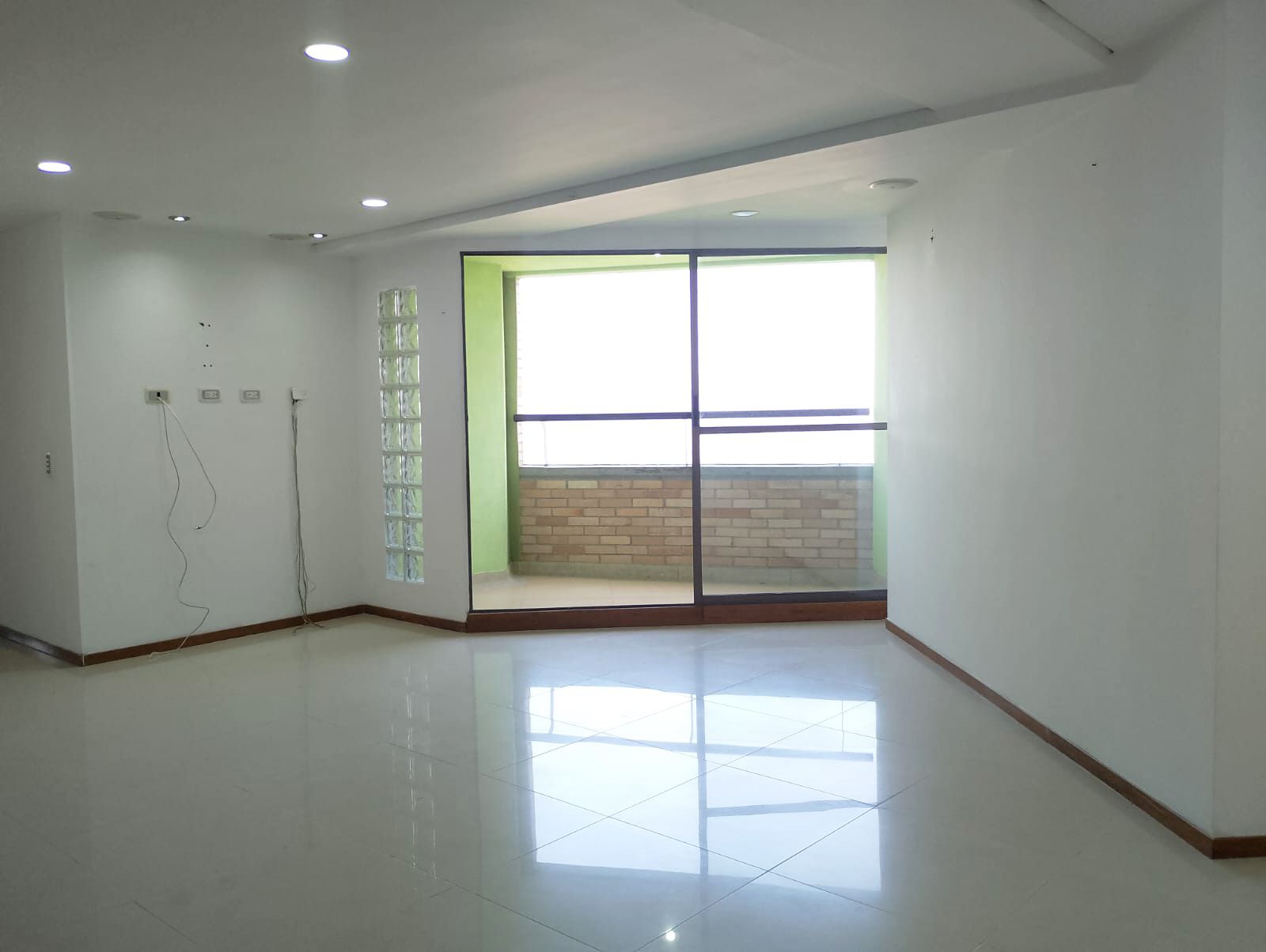 Apartamento en arriendo Antioquia Sabaneta Aves María 114 m2 Habitaciones 3 Baños 4 Garajes 2 Precio $3800000