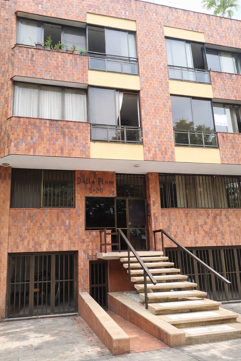 Apartamento en venta Valle Del Cauca Cali La Flora 116 m2 Habitaciones 3 Baños 3 Garajes 2 Precio $380000000