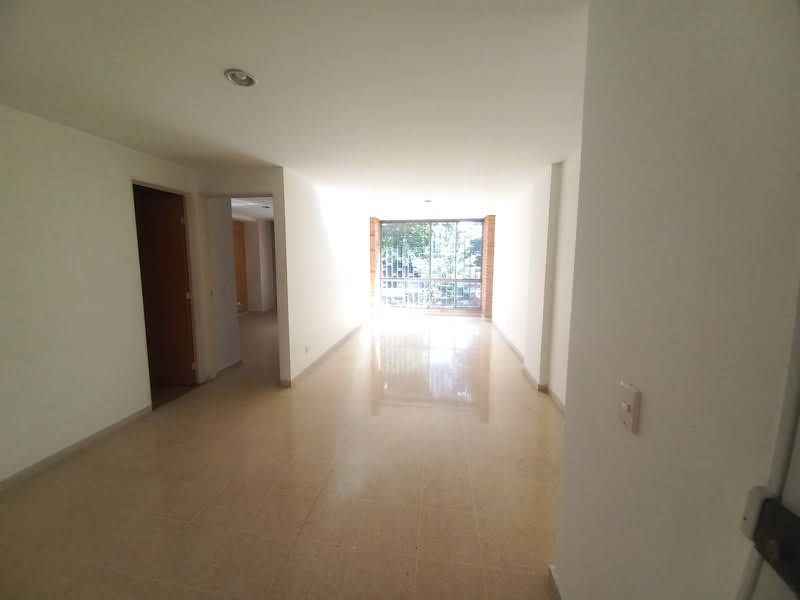 Apartamento en arriendo Antioquia Medellín La Floresta 70 m2 Habitaciones 2 Baños 0 Garajes 2 Precio $2400000