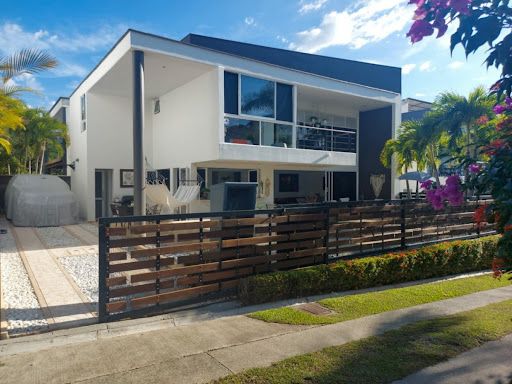 Finca en venta Antioquia San Jerónimo San Jerónimo 177 m2 Habitaciones 4 Baños 8 Garajes 4 Precio $880000000