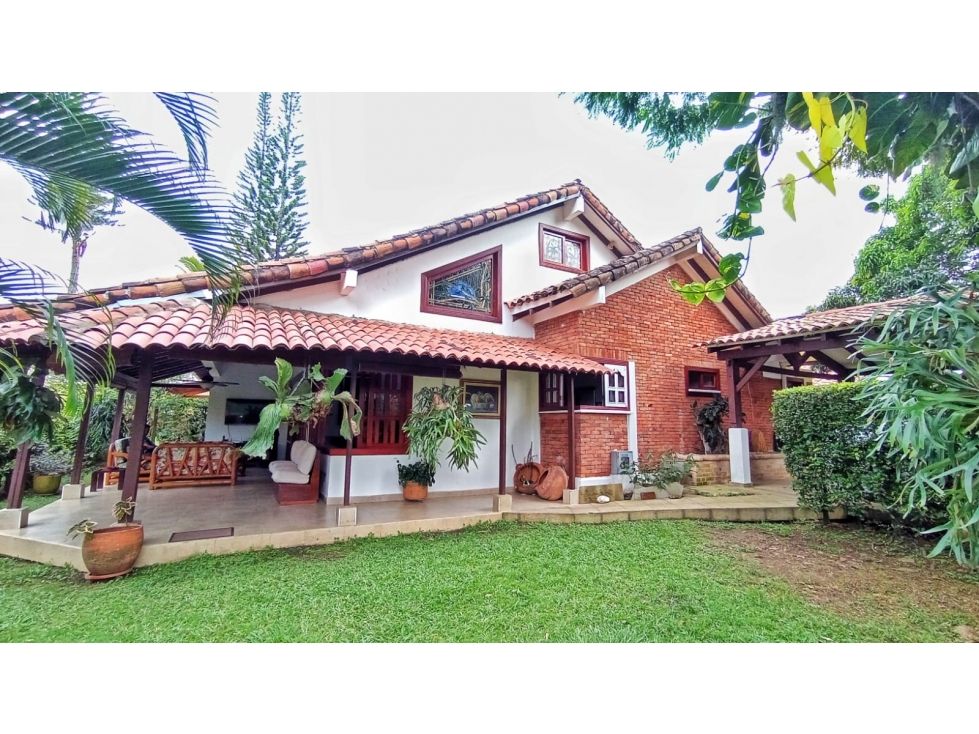 Casa en venta Valle Del Cauca Cali Parcelaciones Pance 200 m2 Habitaciones 5 Baños 4 Garajes 3 Precio $1400000000