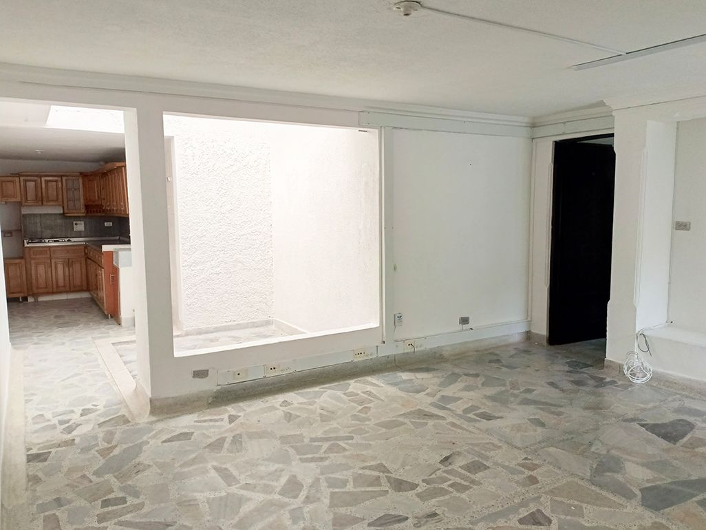 Oficina en arriendo Antioquia Medellín Rosales 80 m2 Habitaciones 0 Baños 2 Garajes 1 Precio $2950000