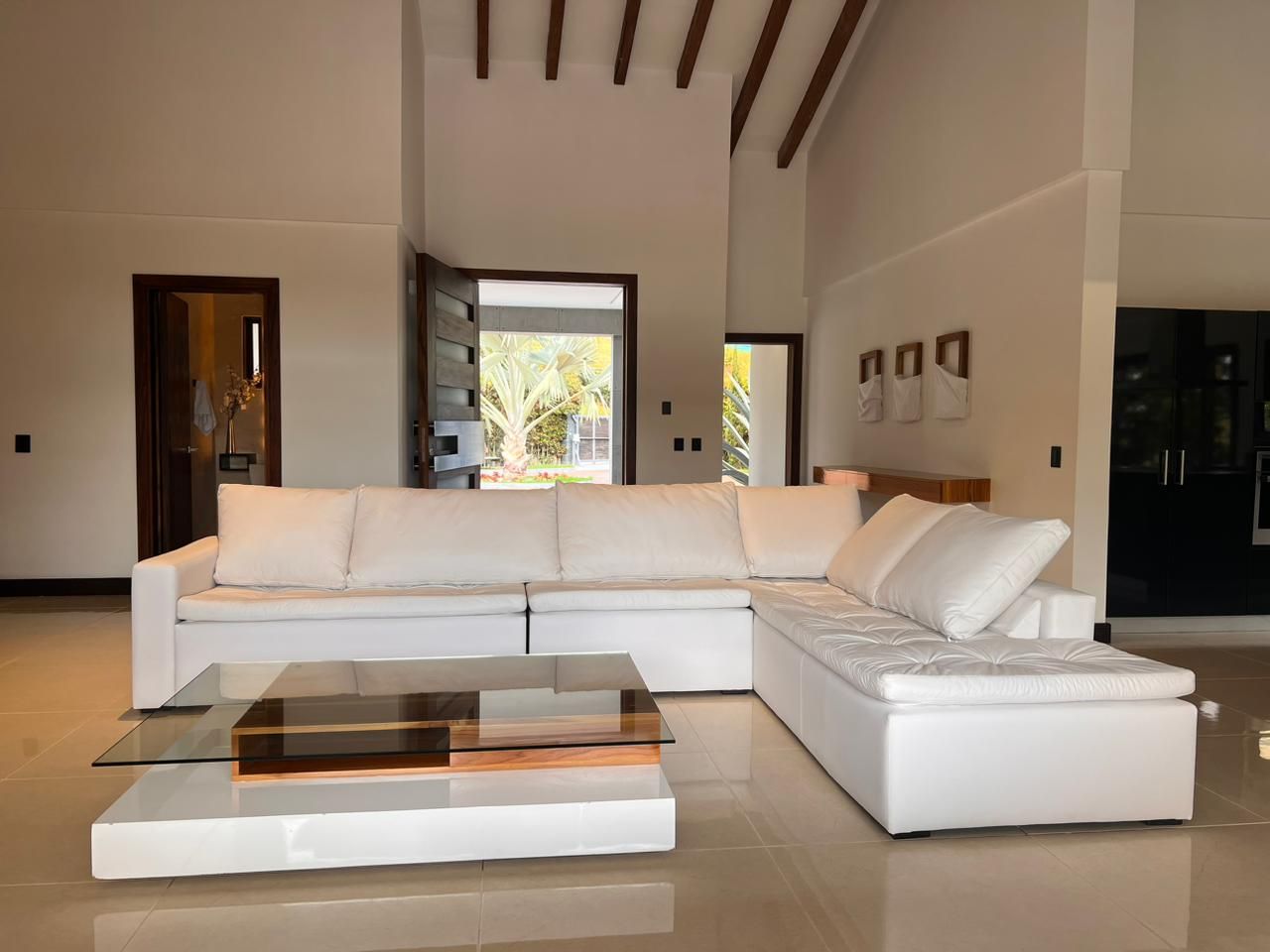 Casa en venta Antioquia Guarne Centro 400 m2 Habitaciones 3 Baños 6 Garajes 4 Precio $3480000000