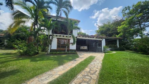 Casa en venta Huila Rivera Rivera 429 m2 Habitaciones 5 Baños 6 Garajes 4 Precio $750000000