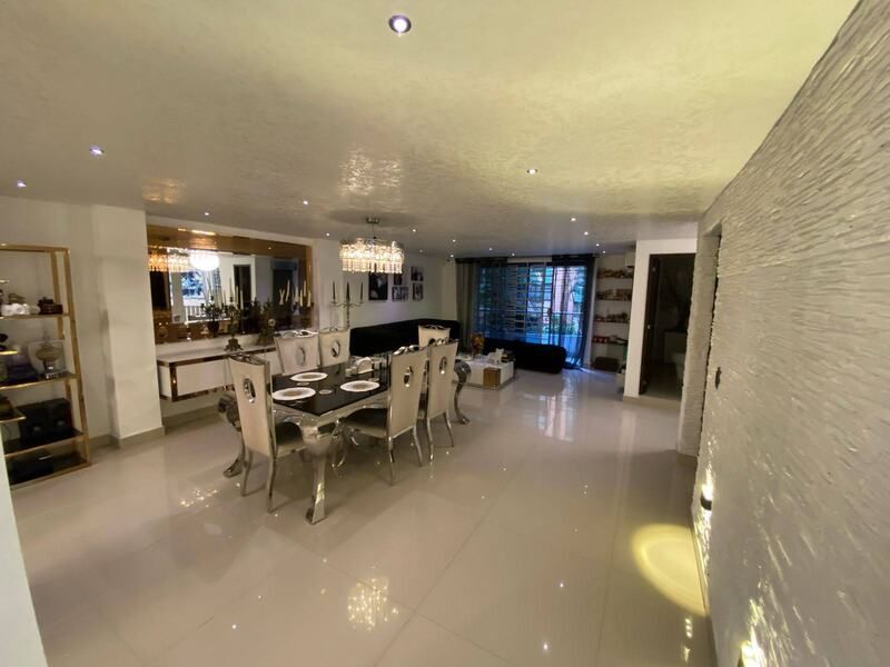 Casa en venta Antioquia Medellín Las Acacias 440 m2 Habitaciones 5 Baños 17 Garajes 3 Precio $2200000000