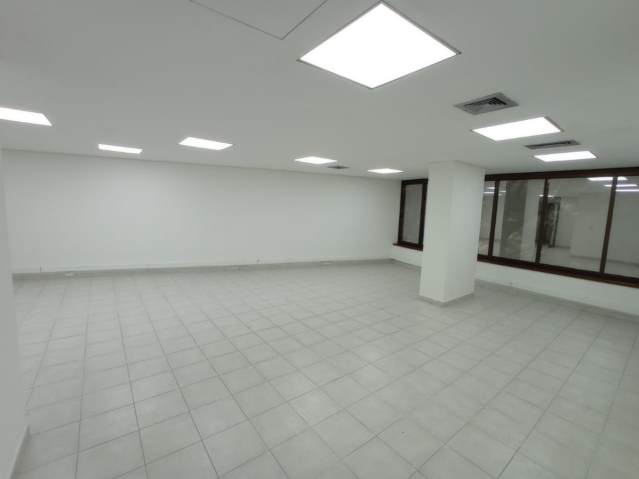 Oficina en arriendo Antioquia Medellín Castropol 65 m2 Habitaciones 0 Baños 1 Garajes 1 Precio $3800000
