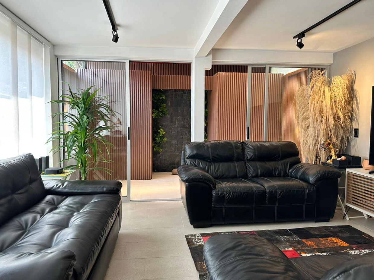 Casa en venta Antioquia Itagüí Itagui - Suramerica 200 m2 Habitaciones 4 Baños 6 Garajes 2 Precio $910000000