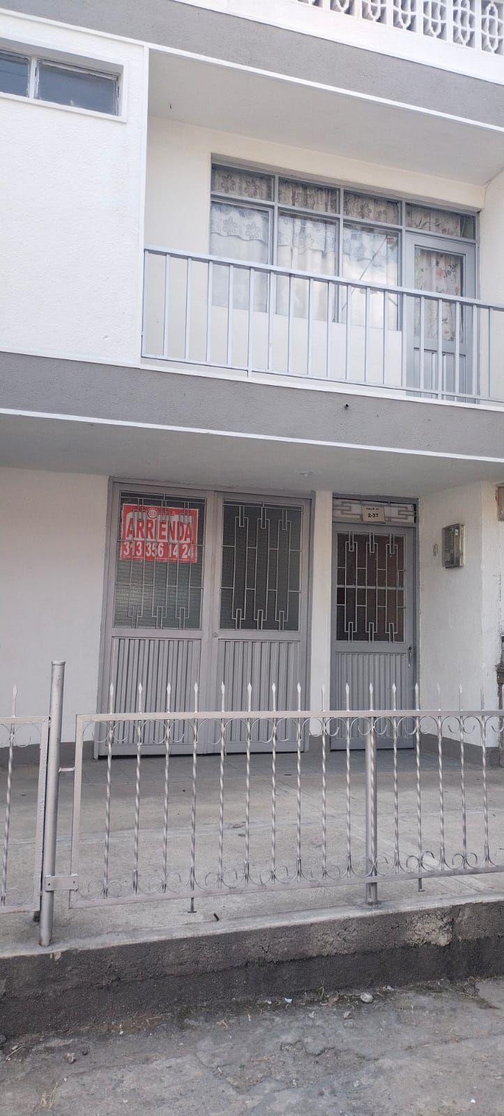 Local en arriendo Tolima Ibagué Santa Helena 18 m2 Habitaciones 0 Baños 0 Garajes 1 Precio $1300000