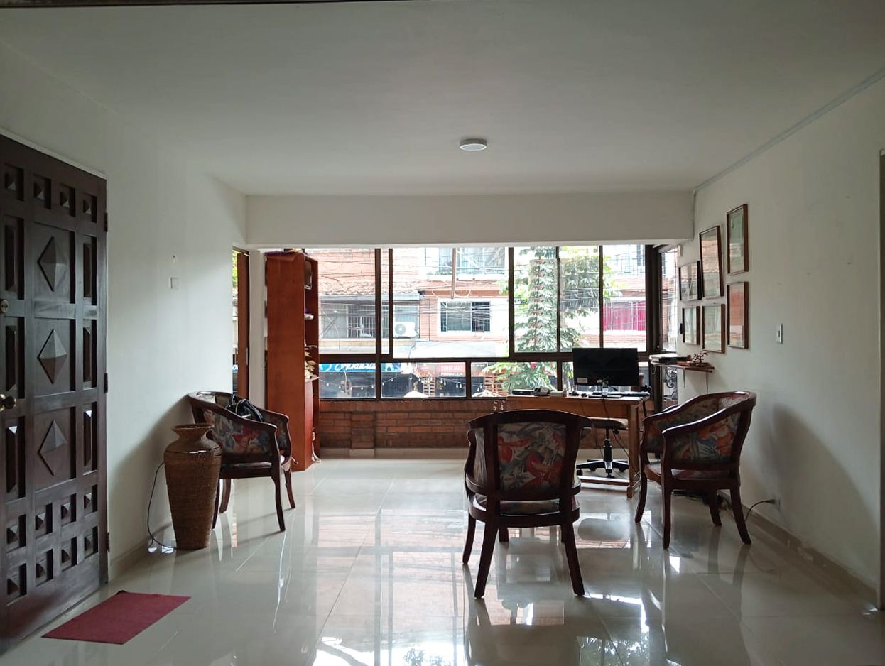 Oficina en arriendo Antioquia Medellín Laureles 180 m2 Habitaciones 0 Baños 4 Garajes 1 Precio $5250000