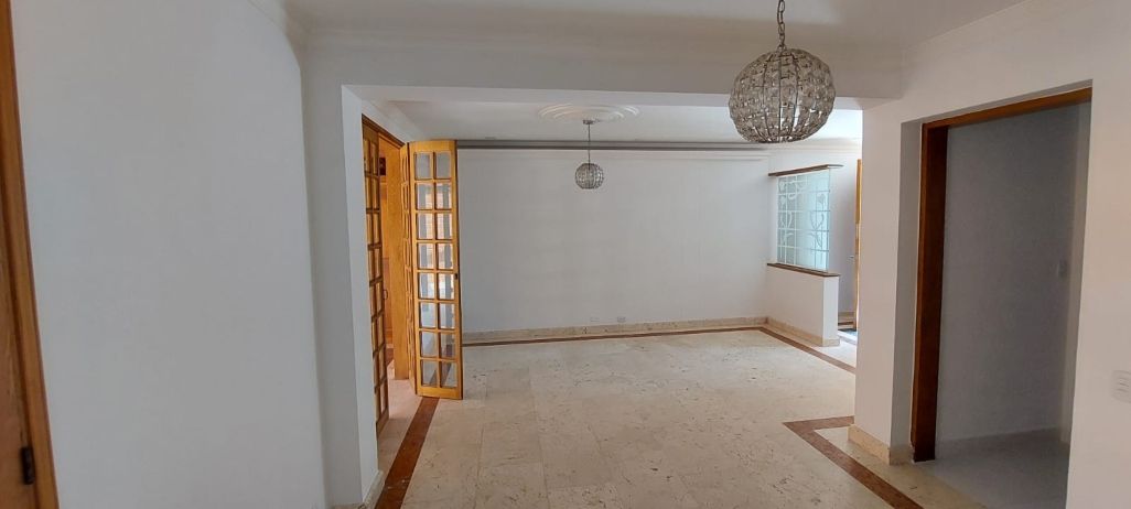 Casa en arriendo o venta Antioquia Medellín Urbanizacion Patio De Fuentes 246 m2 Habitaciones 4 Baños 4 Garajes 3 Precio venta $1050000000 Precio arriendo $6530000