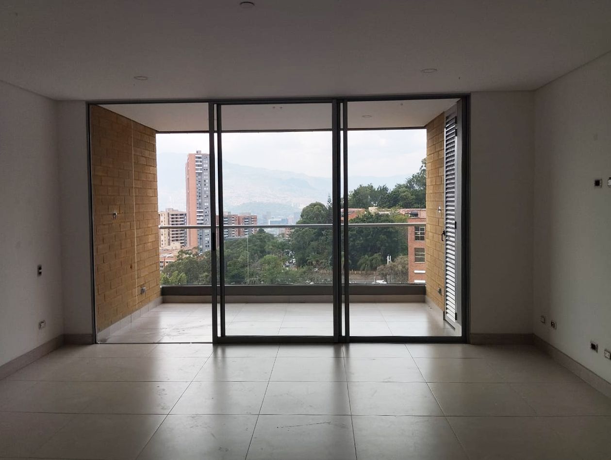 Apartamento en arriendo Antioquia Medellín Castropol 136 m2 Habitaciones 3 Baños 8 Garajes 2 Precio $6300000