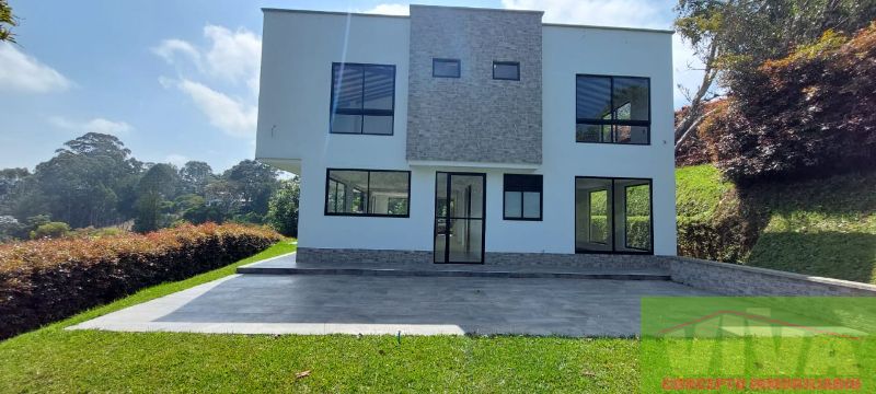 Casa en venta Antioquia Rionegro El Porvenir 380 m2 Habitaciones 4 Baños 8 Garajes 2 Precio $1750000000