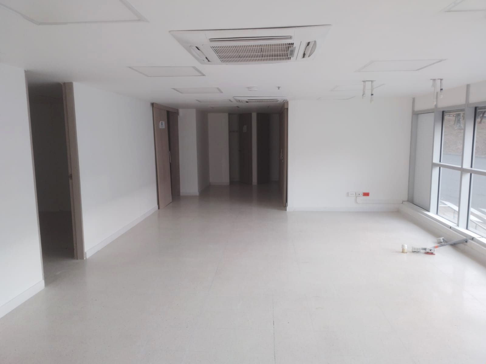 Consultorio en arriendo Antioquia Medellín San Diego 156 m2 Habitaciones 0 Baños 17 Garajes 1 Precio $12000000