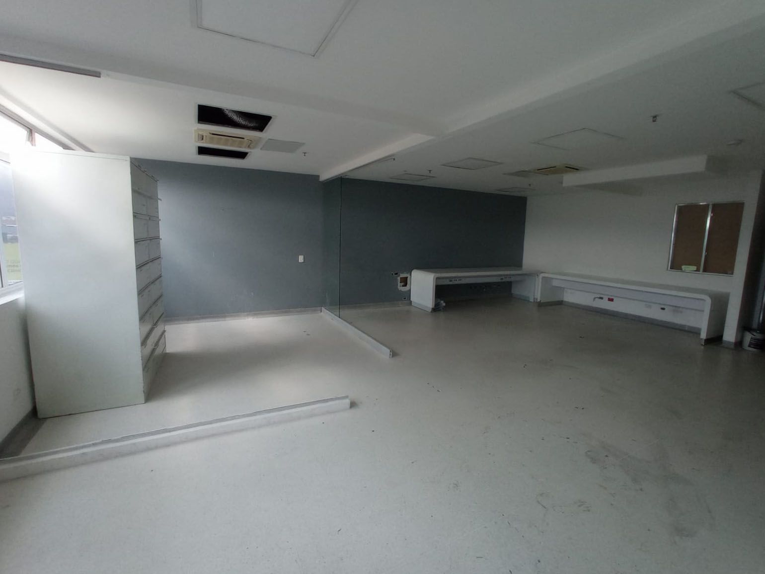 Consultorio en arriendo Antioquia Medellín San Diego 108 m2 Habitaciones 0 Baños 2 Garajes 1 Precio $10500000