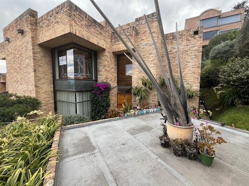 Casa en venta Cundinamarca Bogotá Niza Suba 206 m2 Habitaciones 2 Baños 6 Garajes 3 Precio $1800000000