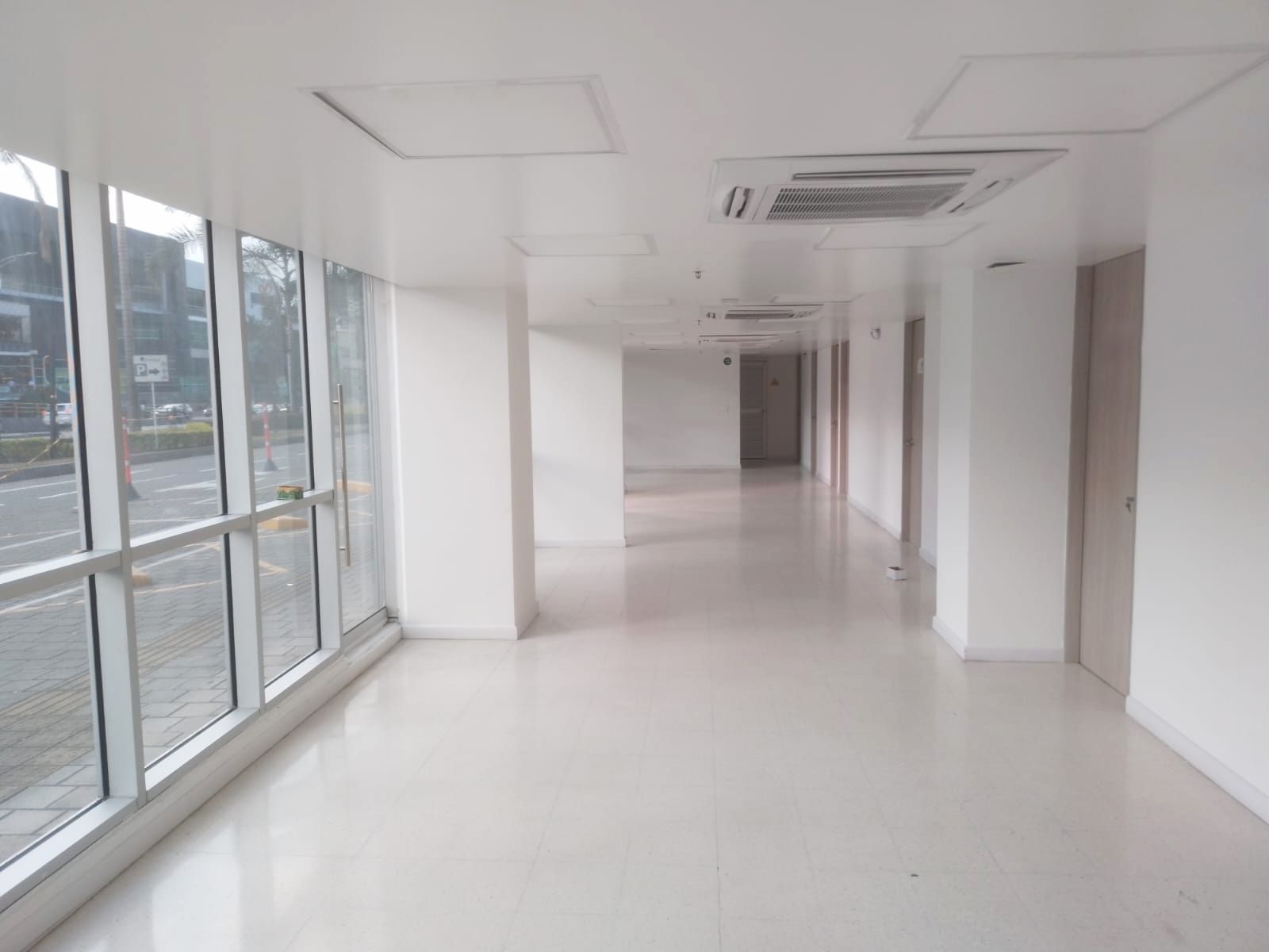 Consultorio en arriendo Antioquia Medellín San Diego 222 m2 Habitaciones 0 Baños 4 Garajes 5 Precio $22000000