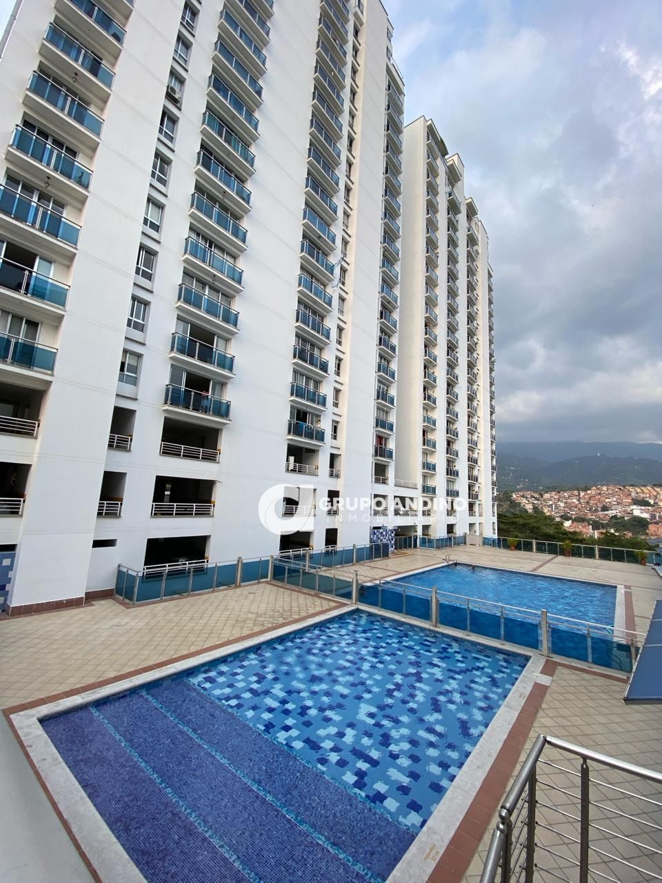 Apartamento en venta Santander Floridablanca Las Villas 150 m2 Habitaciones 4 Baños 4 Garajes 3 Precio $950000000