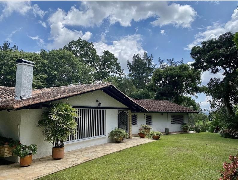 Casa Campestre en arriendo Santander Floridablanca Floridablanca 4000 m2 Habitaciones 4 Baños 5 Garajes 1 Precio $8000000