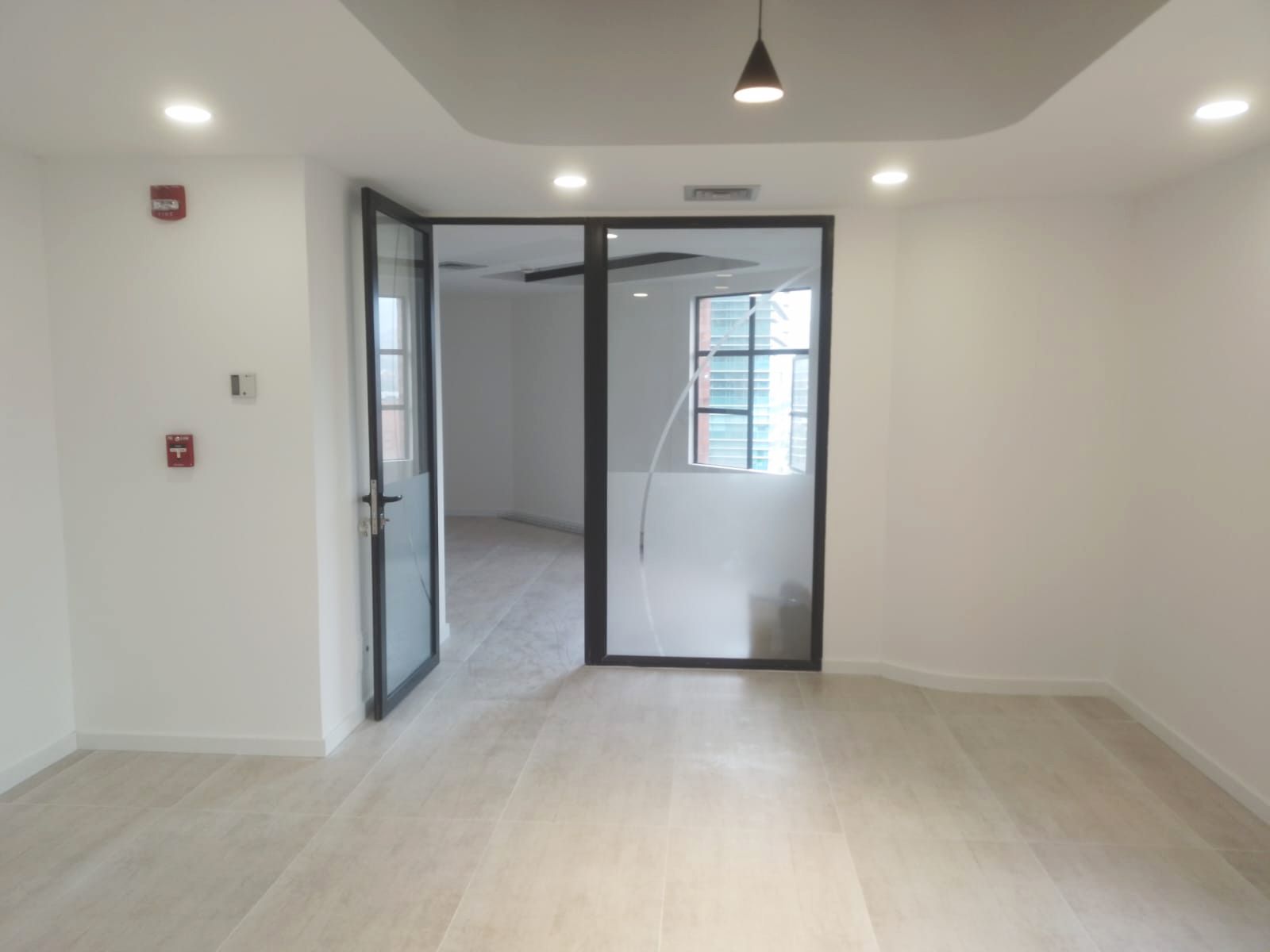 Oficina en venta Antioquia Medellín Alejandria 54 m2 Habitaciones 0 Baños 0 Garajes 2 Precio $463000000