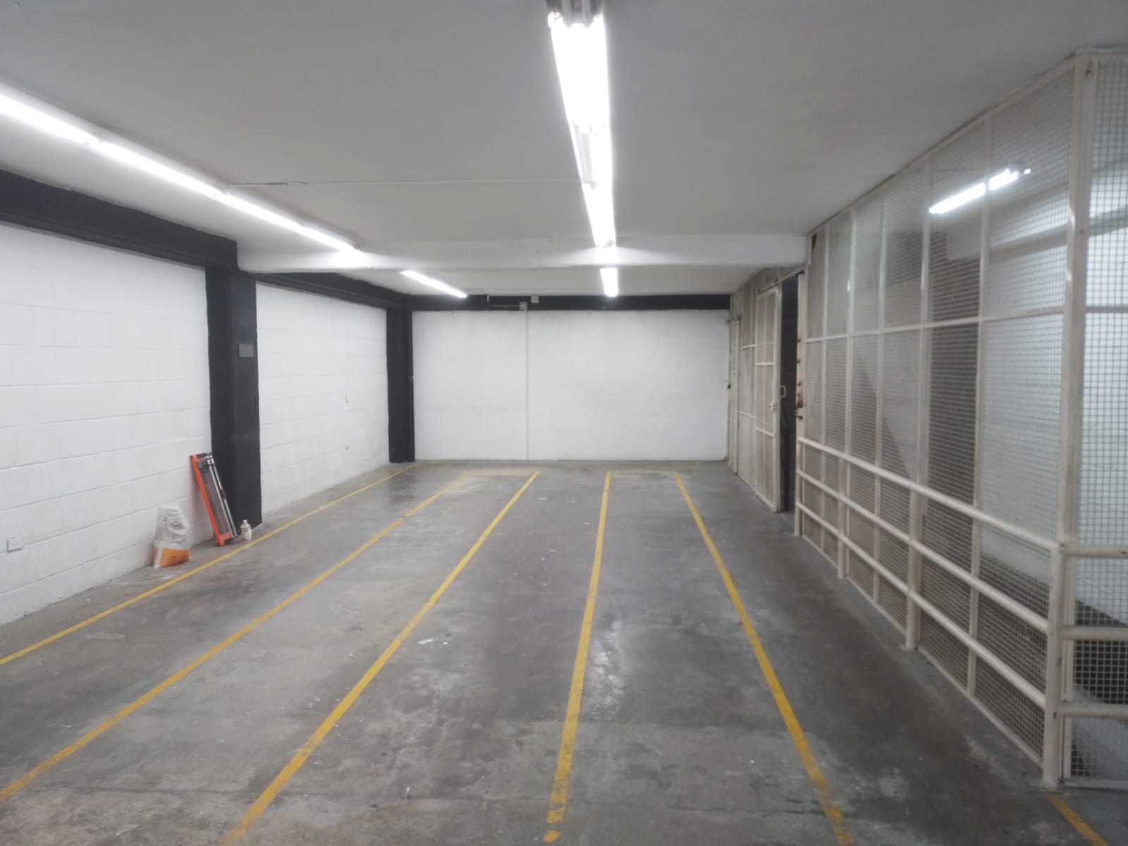 Bodega en arriendo Antioquia Medellín Noel 388 m2 Habitaciones 0 Baños 17 Garajes 1 Precio $10200000