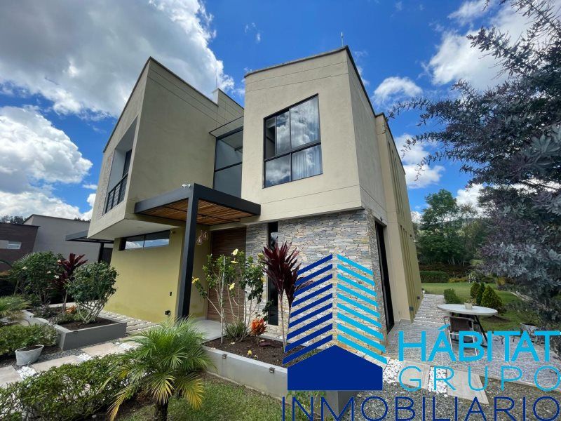 Casa en venta Antioquia Guarne Centro 329 m2 Habitaciones 4 Baños 8 Garajes 1 Precio $1890000000