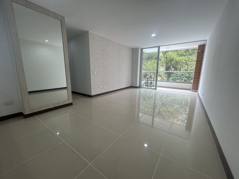 Apartamento en arriendo Antioquia Envigado La Inmaculada 108 m2 Habitaciones 3 Baños 2 Garajes 3 Precio $4500000