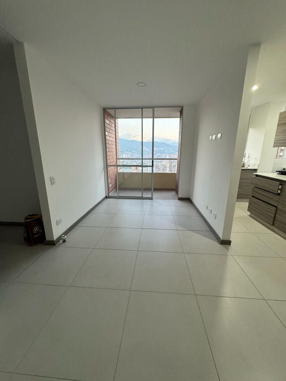 Apartamento en venta Antioquia Sabaneta Sabaneta 76 m2 Habitaciones 3 Baños 2 Garajes 3 Precio $490000000