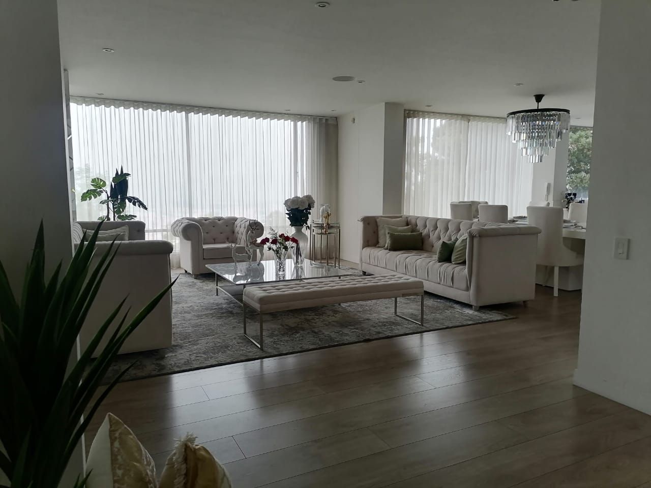 Apartamento en arriendo o venta Cundinamarca Bogotá Casa Blanca Suba 290 m2 Habitaciones 4 Baños 5 Garajes 4 Precio venta $2500000000 Precio arriendo $13250000