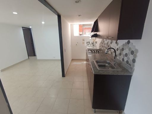 Apartamento en arriendo Antioquia Medellín Los Colores 90 m2 Habitaciones 3 Baños 2 Garajes 2 Precio $2800000