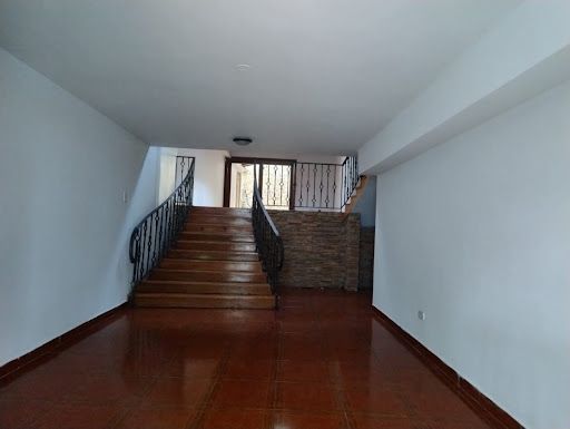 Casa en venta Valle Del Cauca Cali El Bosque 250 m2 Habitaciones 3 Baños 6 Garajes 3 Precio $650000000
