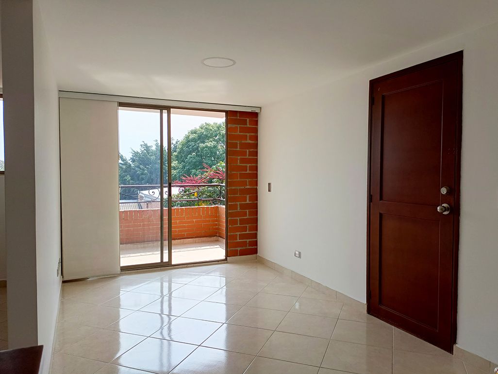Apartamento en arriendo Antioquia Medellín Miravalle 100 m2 Habitaciones 3 Baños 2 Garajes 2 Precio $3850000