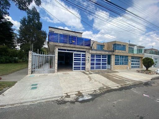 Casa en venta Cundinamarca Bogotá Modelia Occidental 370 m2 Habitaciones 5 Baños 2 Garajes 1 Precio $1300000000