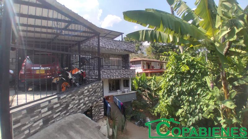 Casa en venta Antioquia Copacabana Simon Bolivar Sb centro 170 m2 Habitaciones 4 Baños 2 Garajes 0 Precio $320000000