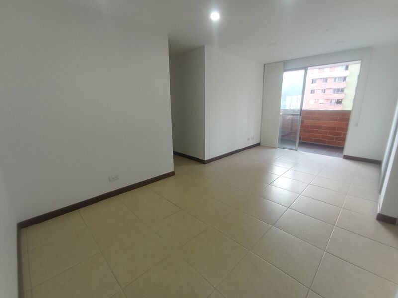 Apartamento en arriendo Antioquia Medellín Calasanz Parte Alta 63 m2 Habitaciones 3 Baños 2 Garajes 2 Precio $2400000