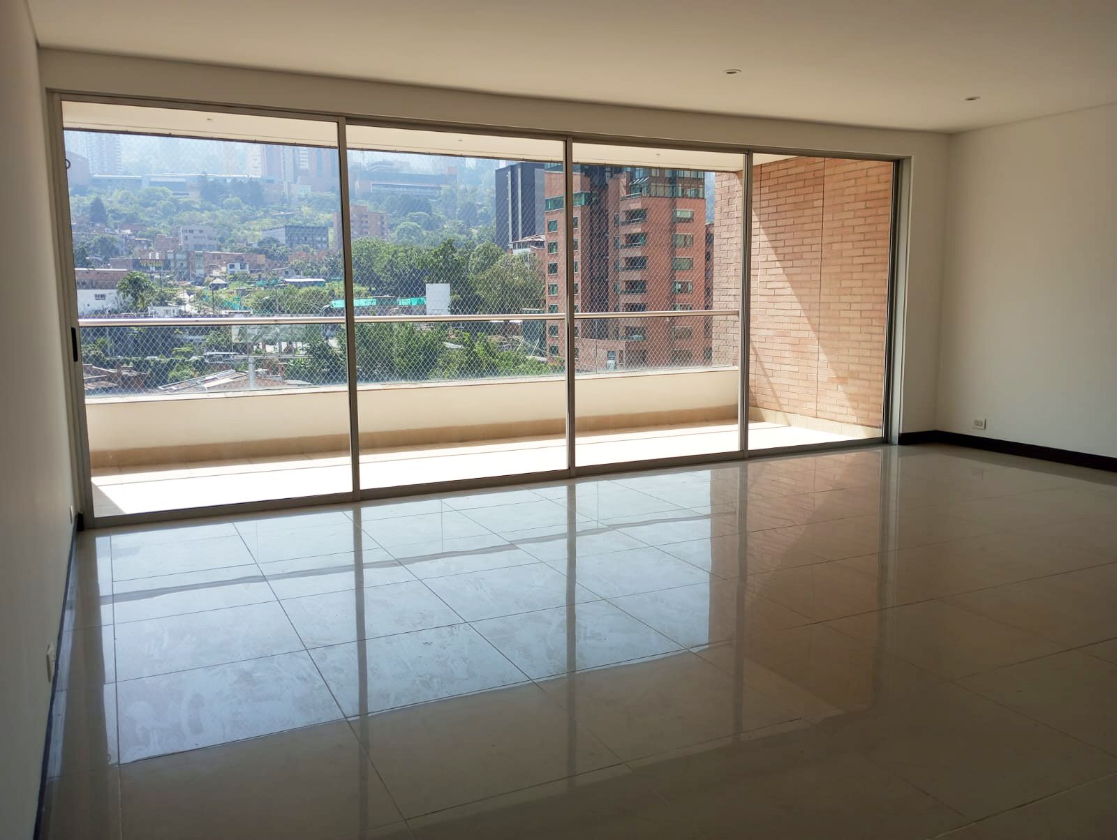 Apartamento en arriendo Antioquia Medellín Medellín 160 m2 Habitaciones 3 Baños 6 Garajes 3 Precio $7250000