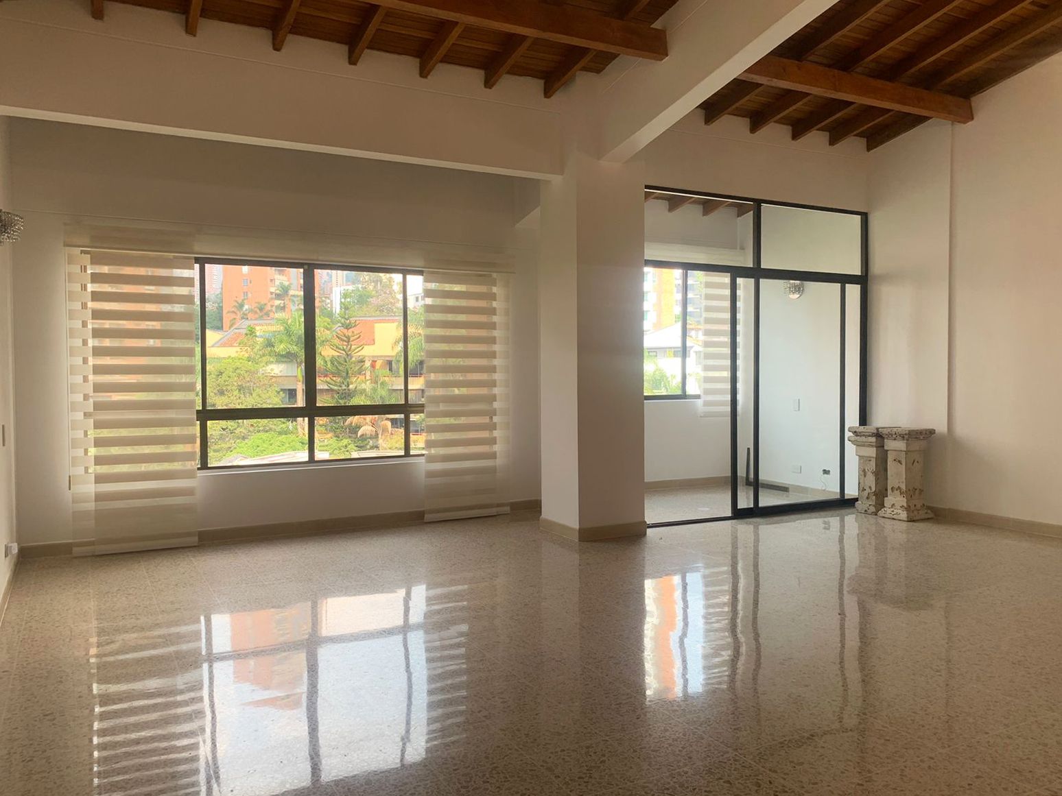 Apartamento en arriendo Antioquia Medellín Alejandria 138 m2 Habitaciones 3 Baños 4 Garajes 3 Precio $6400000