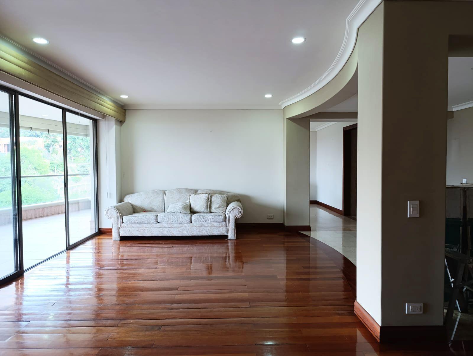 Apartamento en arriendo o venta Antioquia Medellín Los Balsos No2 295 m2 Habitaciones 4 Baños 8 Garajes 4 Precio venta $1950000000 Precio arriendo $10500000