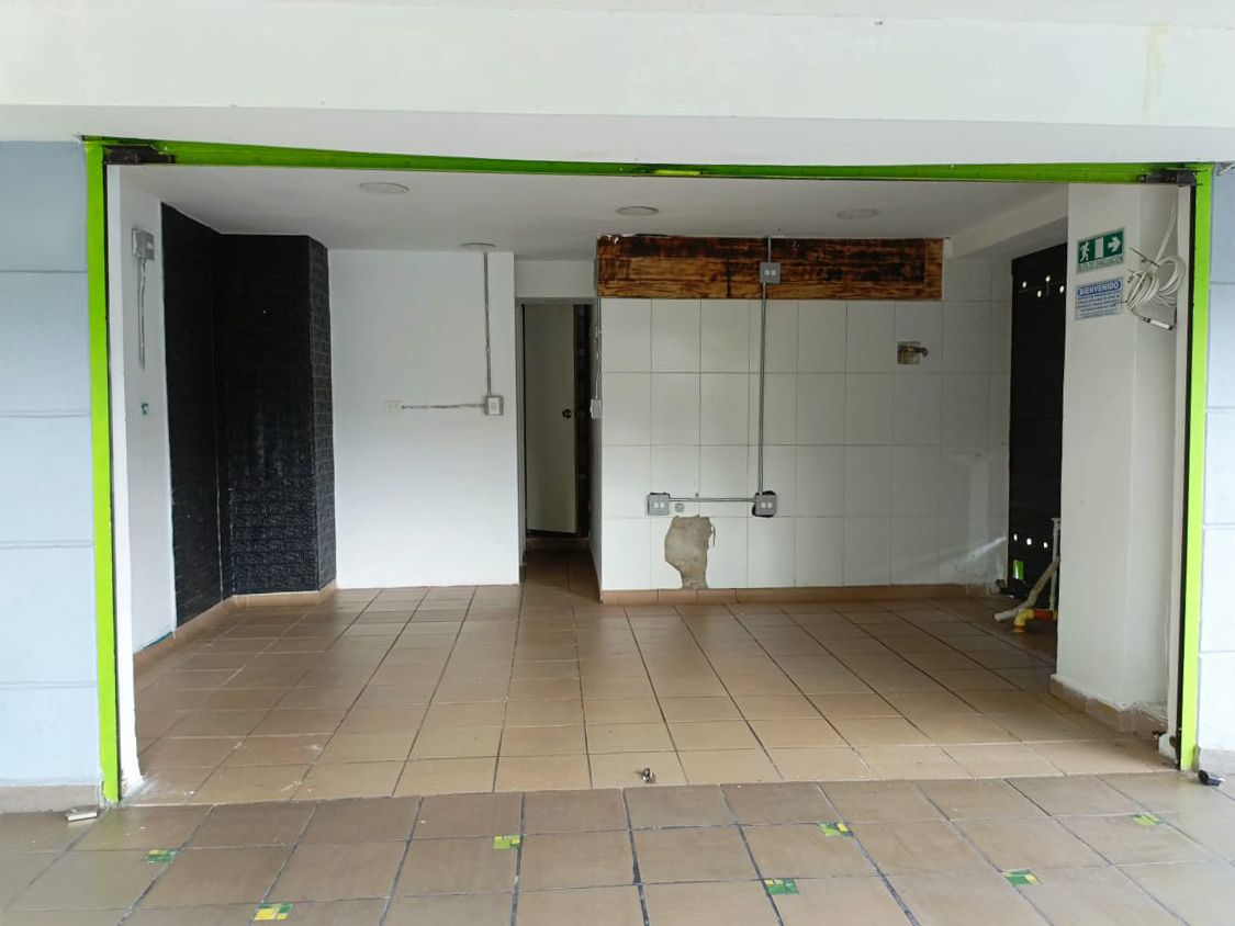 Local en arriendo Antioquia Medellín Rosales 40 m2 Habitaciones 0 Baños 2 Garajes 1 Precio $2200000