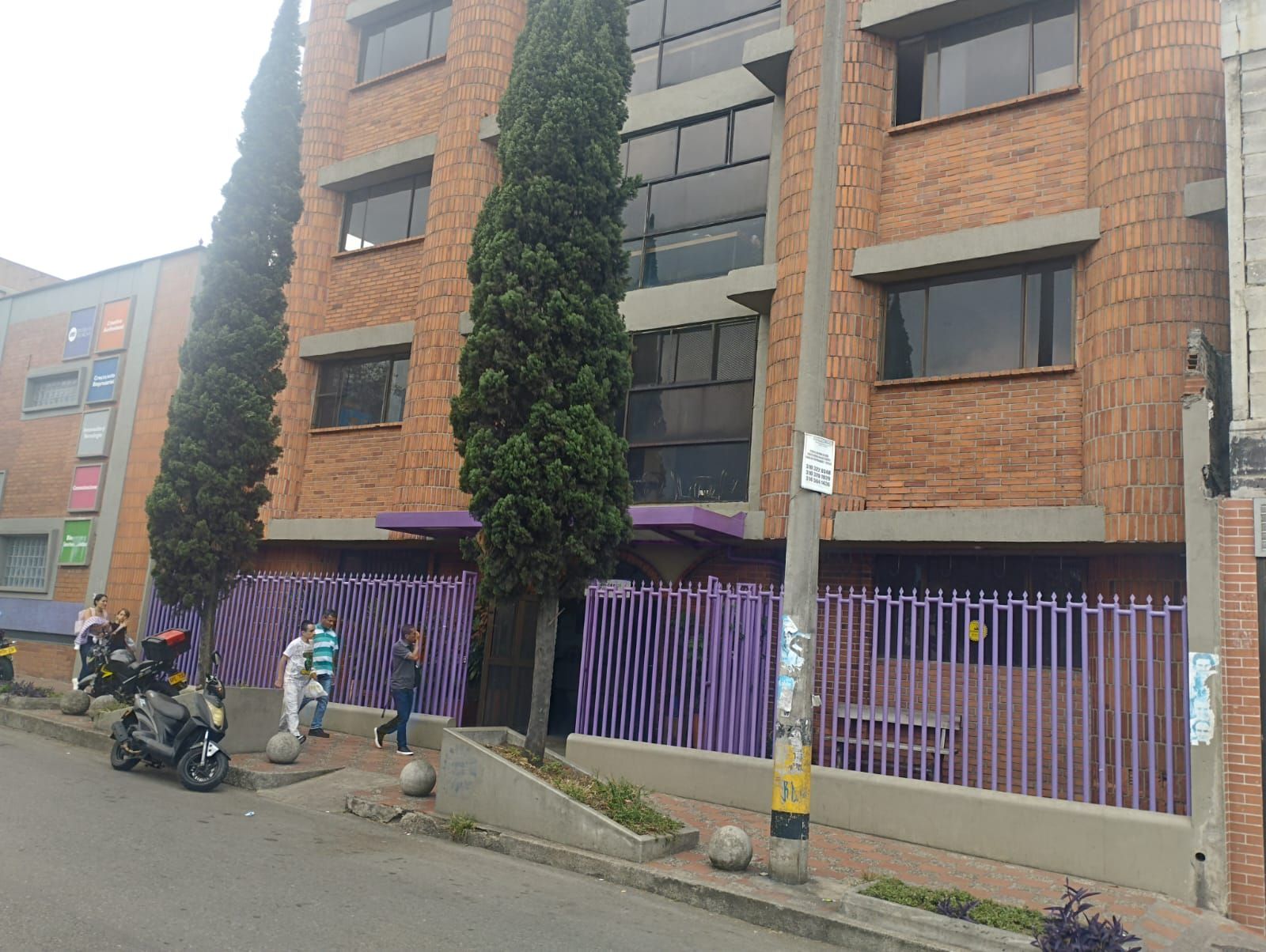 Edificio en arriendo Antioquia Medellín Villanueva 2368 m2 Habitaciones 0 Baños 15 Garajes 0 Precio $94720000