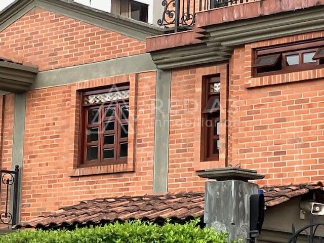 Casa en arriendo Risaralda Pereira La Florida 300 m2 Habitaciones 5 Baños 8 Garajes 2 Precio $6000000