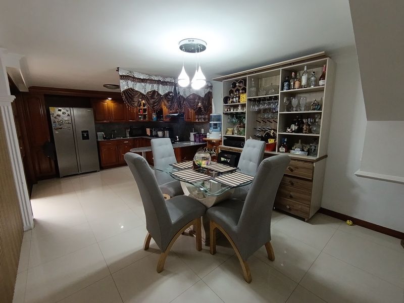 Casa en arriendo Antioquia La Ceja Cuatro Esqunas 182 m2 Habitaciones 4 Baños 3 Garajes 1 Precio $3400000