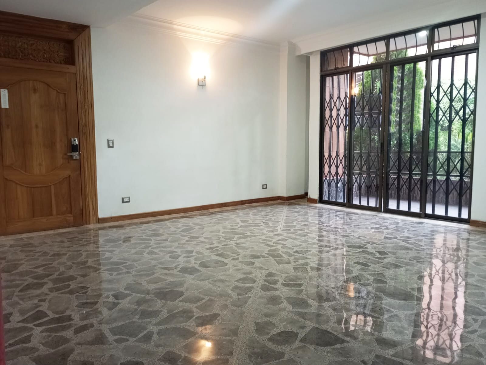 Apartamento en arriendo Antioquia Medellín Alejandria 200 m2 Habitaciones 3 Baños 4 Garajes 3 Precio $7000000