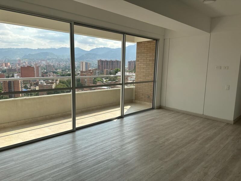 Apartamento en arriendo Antioquia Medellín Ferreni 100 m2 Habitaciones 3 Baños 4 Garajes 2 Precio $3900000