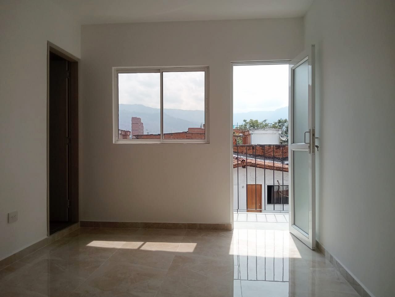 Apartamento en venta Antioquia Medellín Florida Nueva 145 m2 Habitaciones 5 Baños 4 Garajes 2 Precio $900000000
