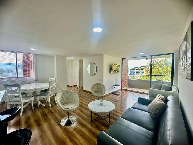 Apartamento en arriendo Antioquia Medellín Los Naranjos 100 m2 Habitaciones 3 Baños 2 Garajes 2 Precio $5650000